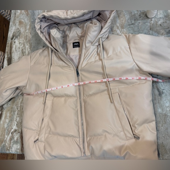 Women’s ZARA Faux leather cream puffer coat- Size XS - Picture 11 of 15